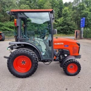 Kubota STW40 TRACTOR